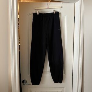 Aritzia TNA Sweatfleece Crazy Fleece Mega Fit - size XS- Black - EUC